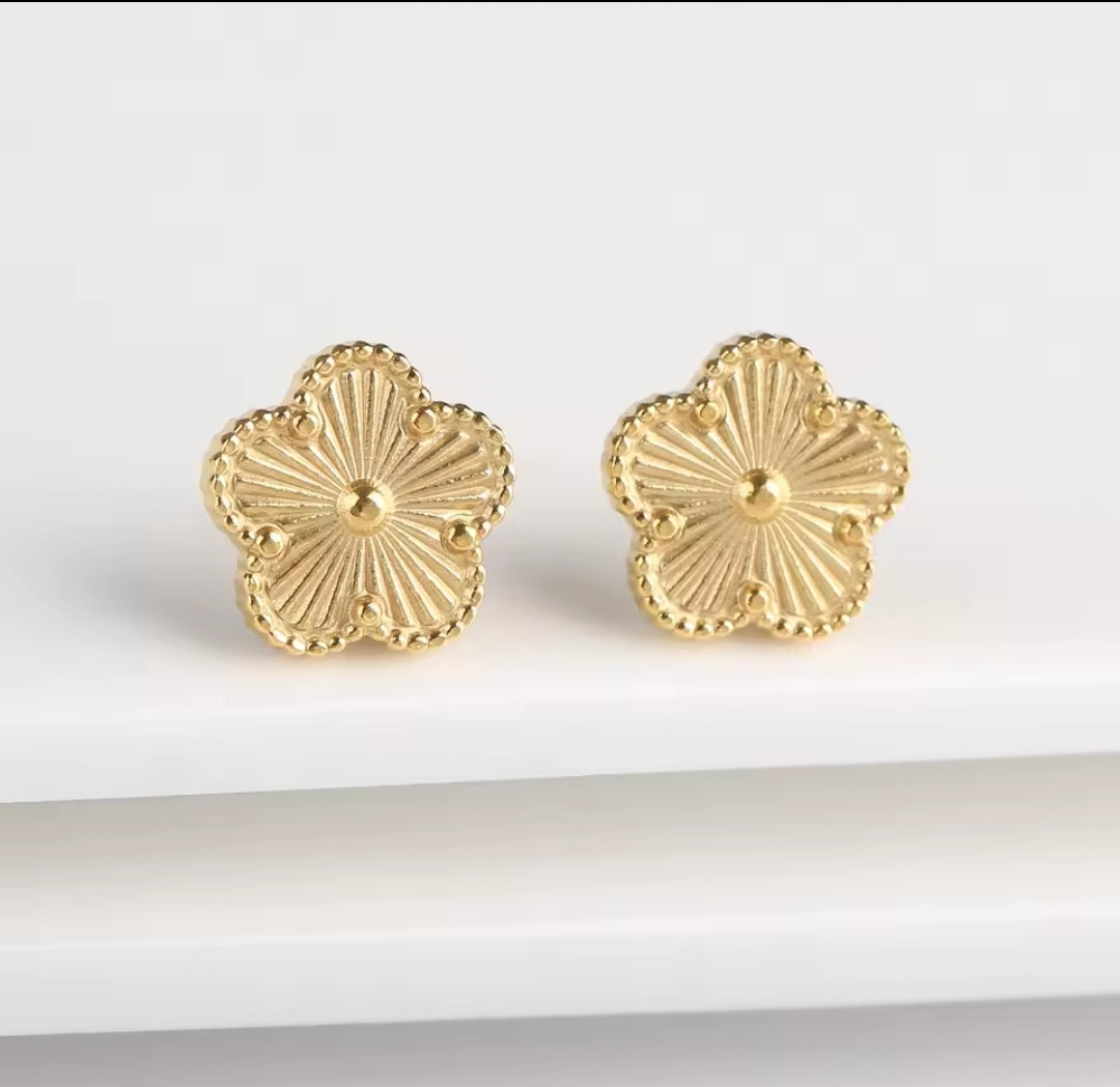 Vara 5-leaf Flower Jewelry Set