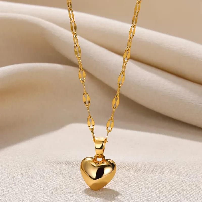 The Arete Essential Heart Necklace