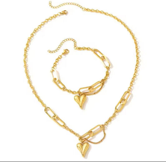 Heart shaped Necklace & Bracelet Set
