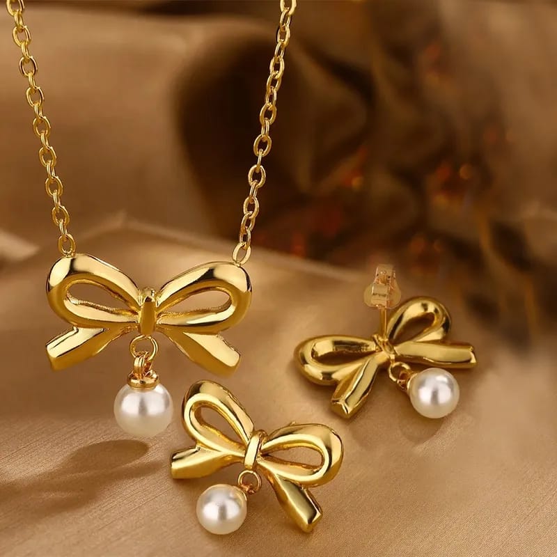 The Clara Radiant Bows Necklace Set