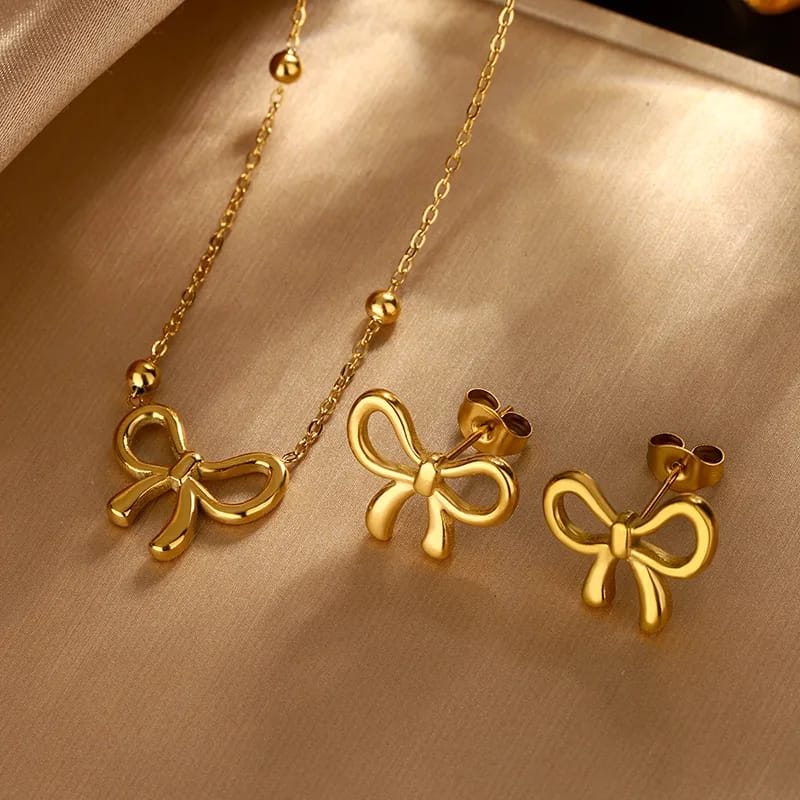 The Clara Radiant Bows Necklace Set